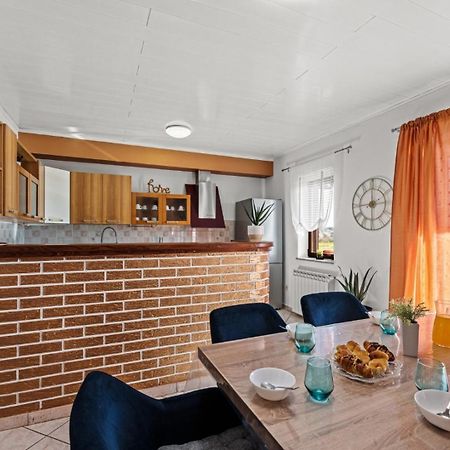 Sea View Apartments With Shared Pool Помер Экстерьер фото
